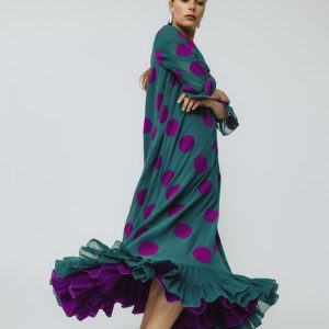 Vestido Lola Verde con lunares morados y volantes