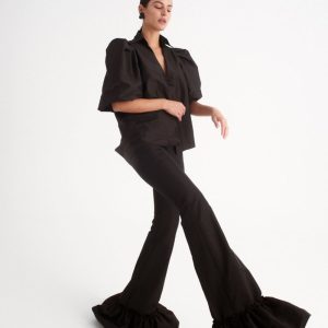 Pantalón negro de tafetán con volante